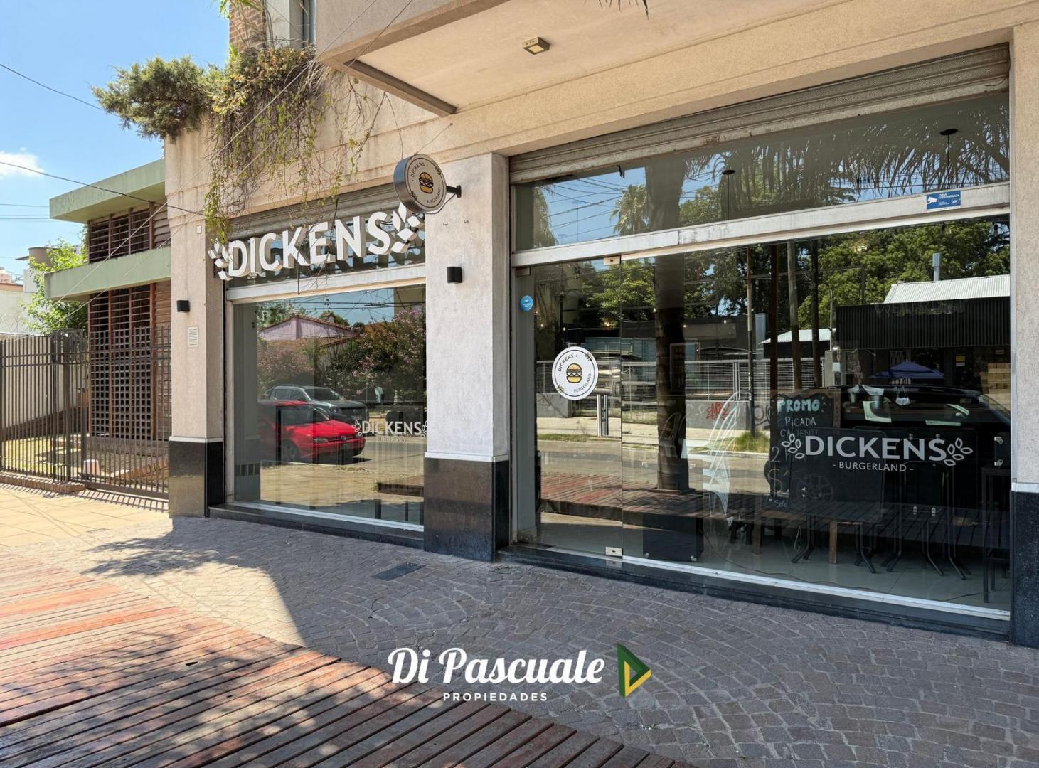 VENTA Local Con Doble Frente, Cortina Mecánica Automática, Baños y Cochera - Moreno Centro