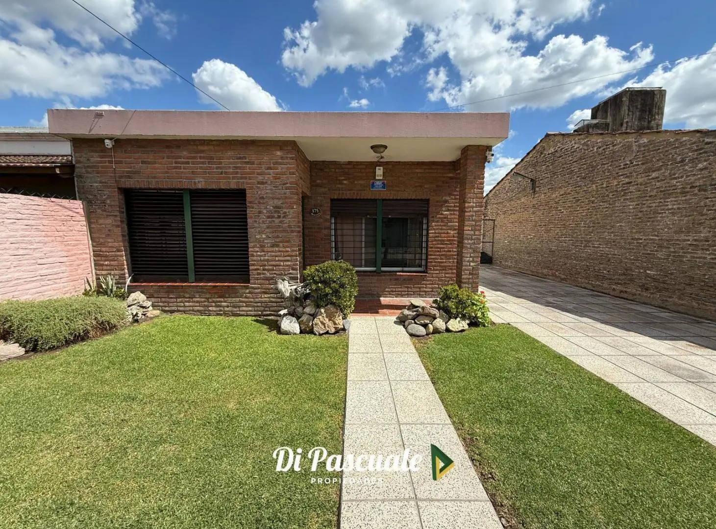 VENTA APTO CRÉDITO Casa Con 3 Habitaciones, Garage o Dependencia, Patio y Galería - Moreno Sur 3