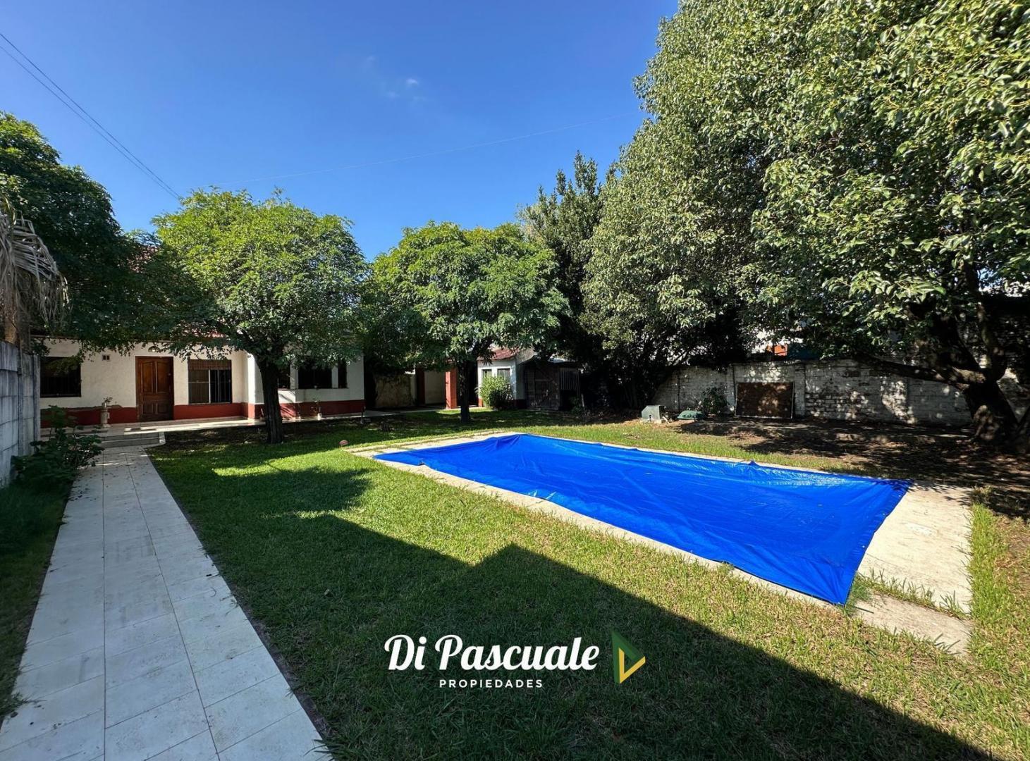 ALQUILER Casa Dos Plantas con Pileta sobre Graham Bell - Paso Del Rey