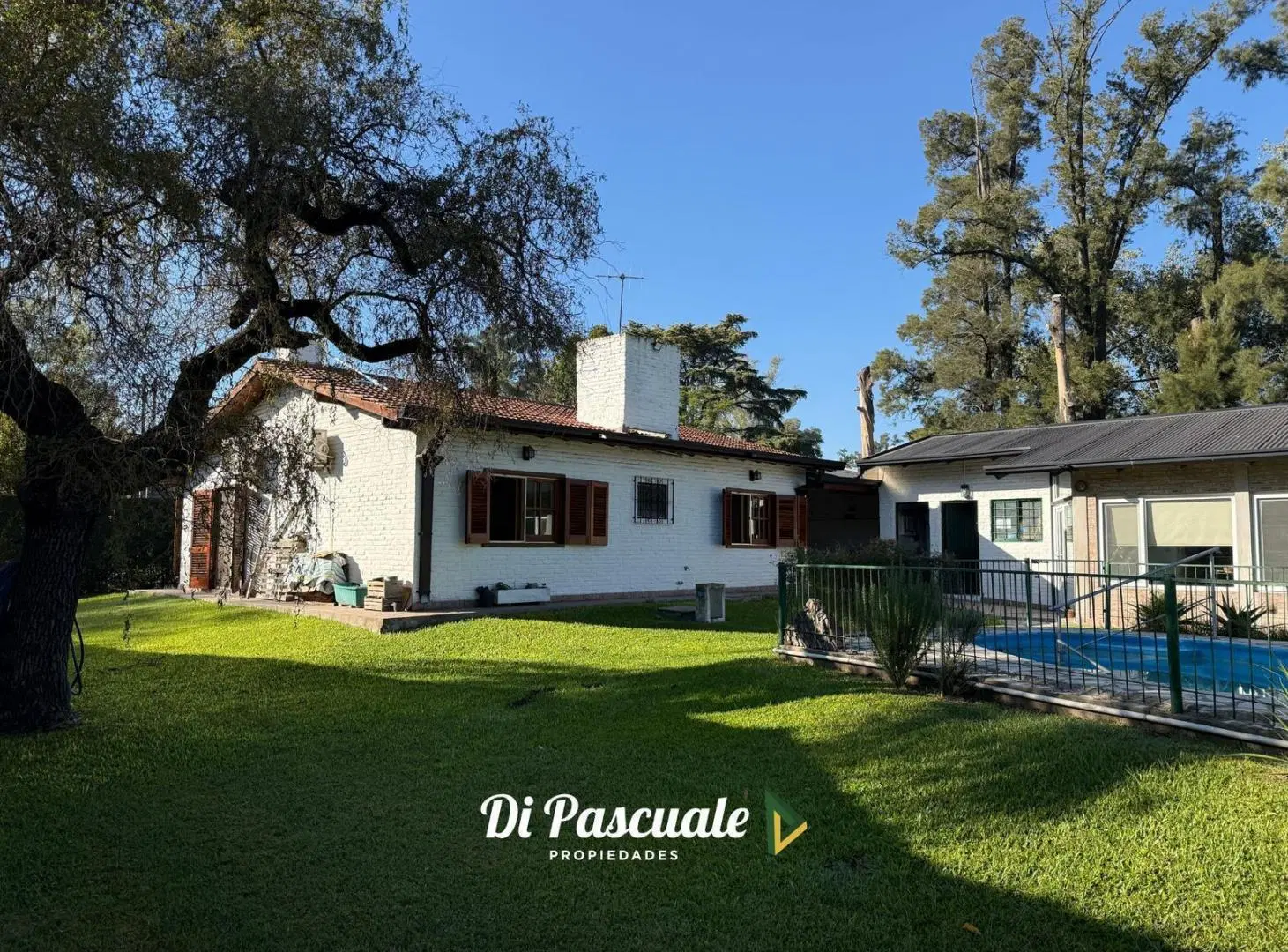 VENTA Quinta 3 Ambientes, Quincho Cubierto Con Parrilla, Pileta y Garage Para 3 Autos- La Reja Norte 3