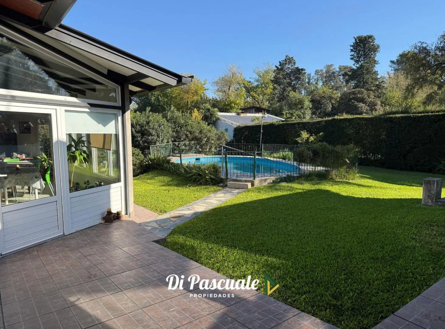 VENTA Quinta 3 Ambientes, Quincho Cubierto Con Parrilla, Pileta y Garage Para 3 Autos- La Reja Norte 8