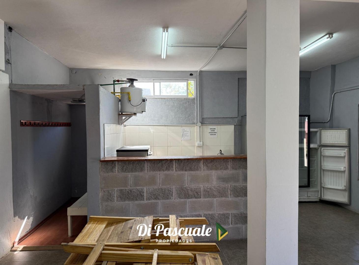Foto de ALQUILER Local Con Cocina, Patio y Baños Apto Profesional Ideal Salón De Eventos - La Reja Norte, imagen 2