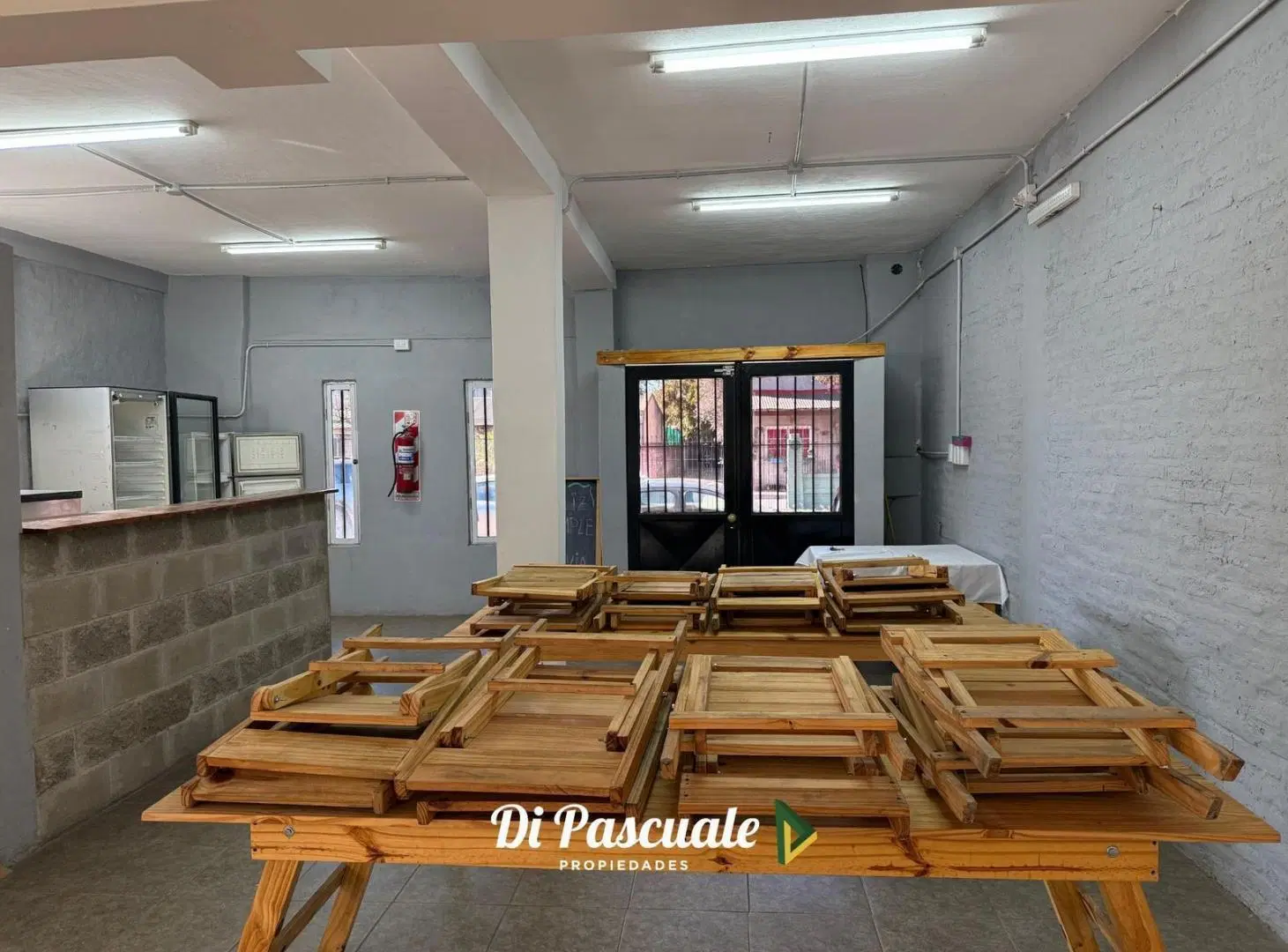 ALQUILER Local Con Cocina, Patio y Baños Apto Profesional Ideal Salón De Eventos - La Reja Norte 5