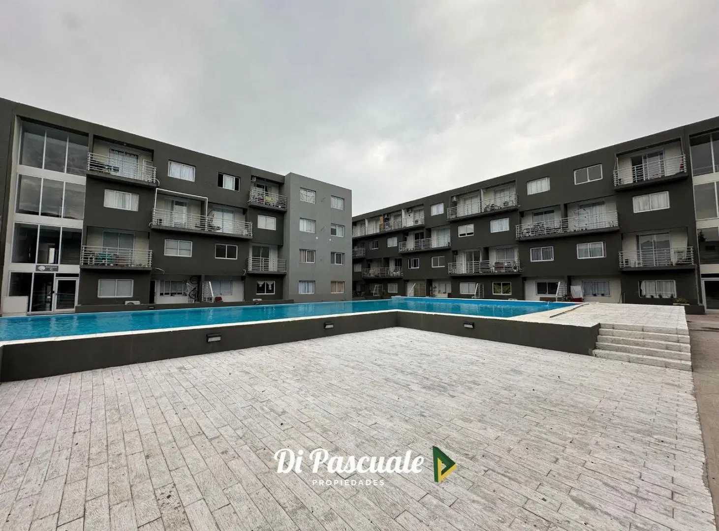 ALQUILER Departamento 2 Ambientes Con Balcón, SUM, Pileta y Parrillas - Moreno Sur Complejo Solares 3