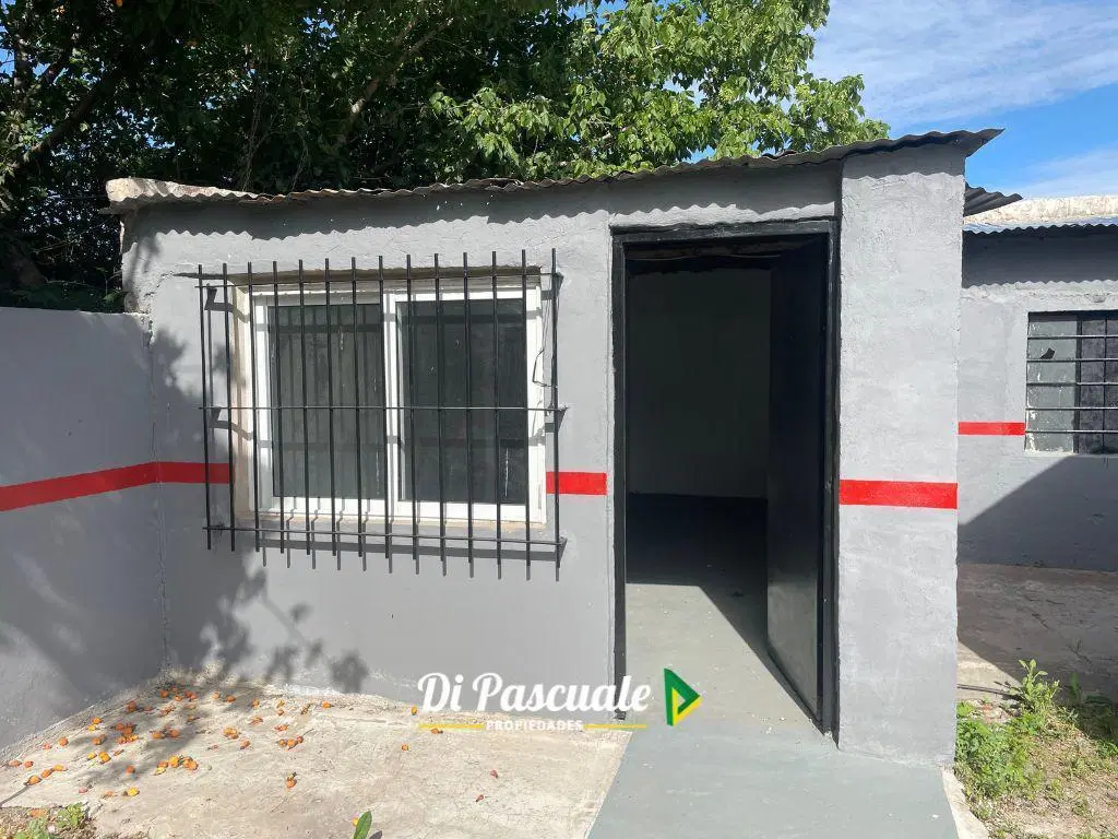 ALQUILER Lote Terreno de 700 m2 Ideal Deposito, Lavadero, Taller, Estacionamiento - Moreno Sur 5