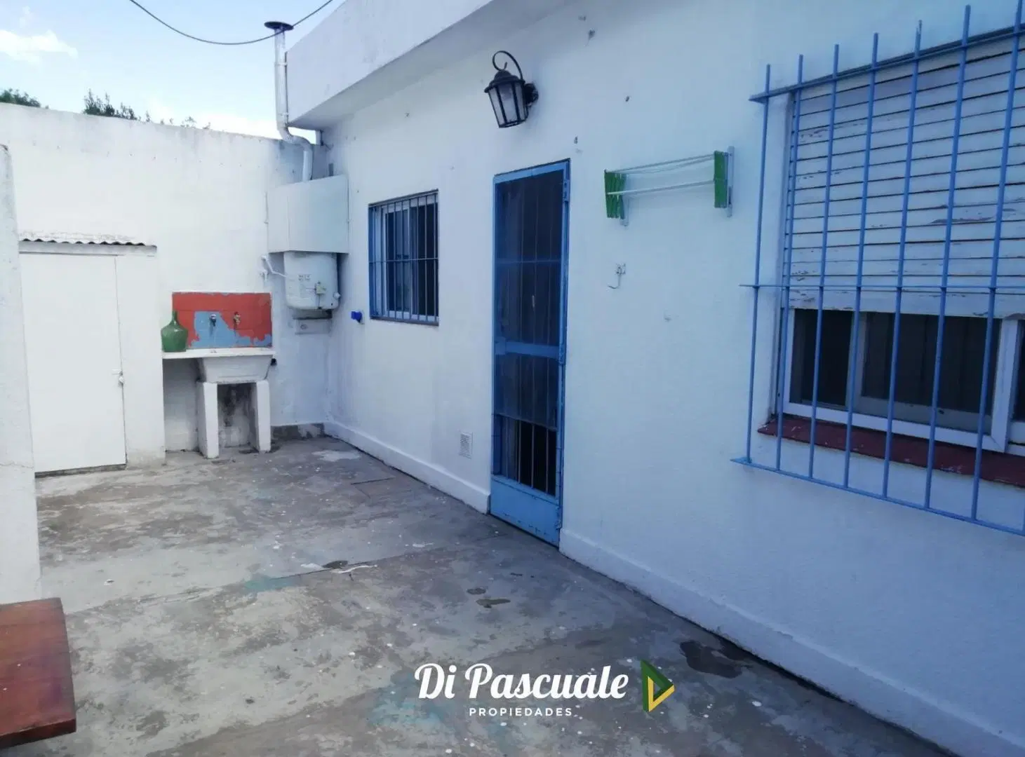 VENTA Apto Crédito Hipotecario PH Con 2 Dormitorios, Patio y Garage - Moreno Sur 8