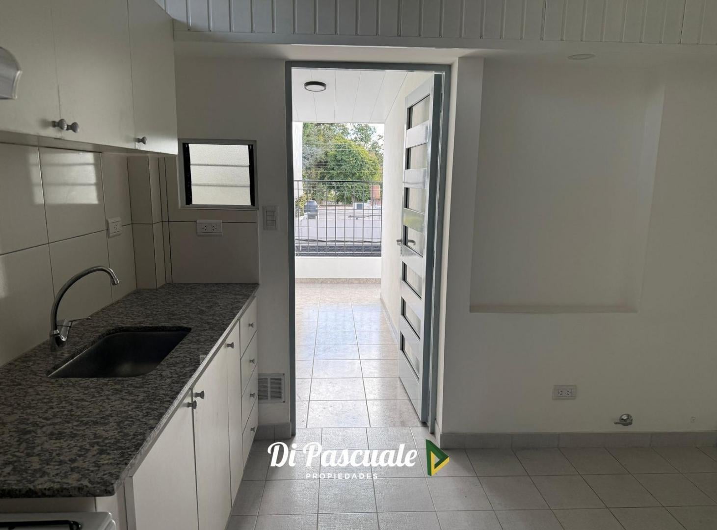 Foto de ALQUILER Departamento 2 Ambientes Con Balcón - Moreno Centro, imagen 2