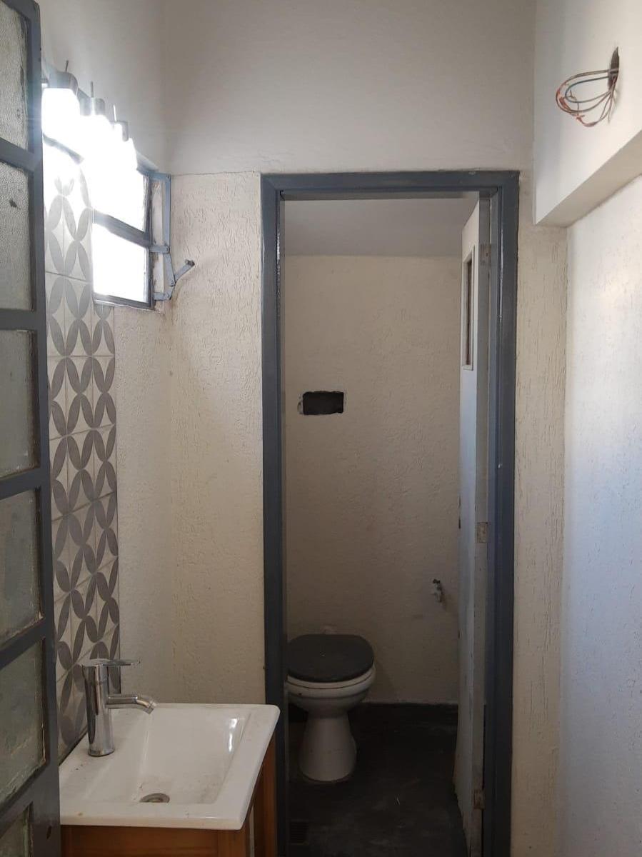 Oportunidad Casa de 3 amb c/galpon de losa 110 m Ituzaingo a 8 C/estación