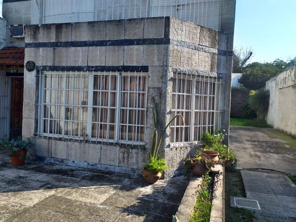 Oportunidad Casa de 4 Ambientes en Hurlingham 5