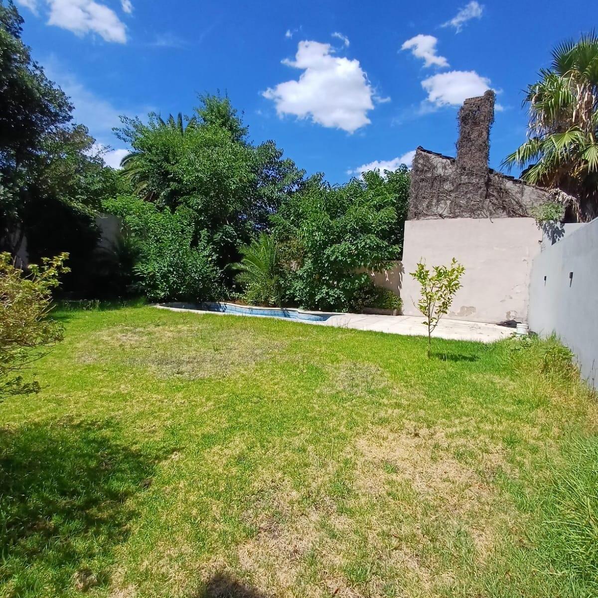 Excelente Propiedad 760 m² Lote Moron 4