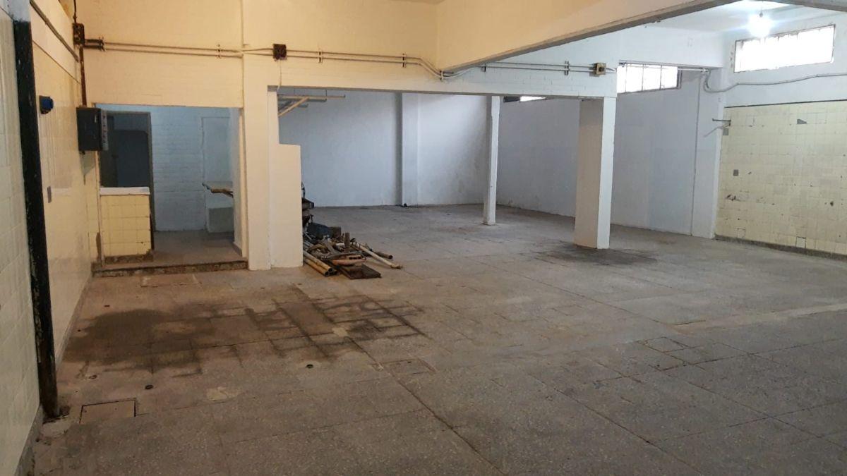 Foto de Galpon de 250 m² con oficinas en alquiler en Moron, imagen 3