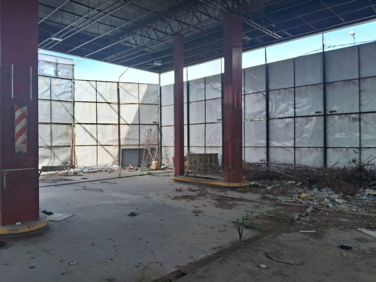Foto de Galpon (Ex estacion de servicio) de 1200 m² en venta en Moron, imagen 3