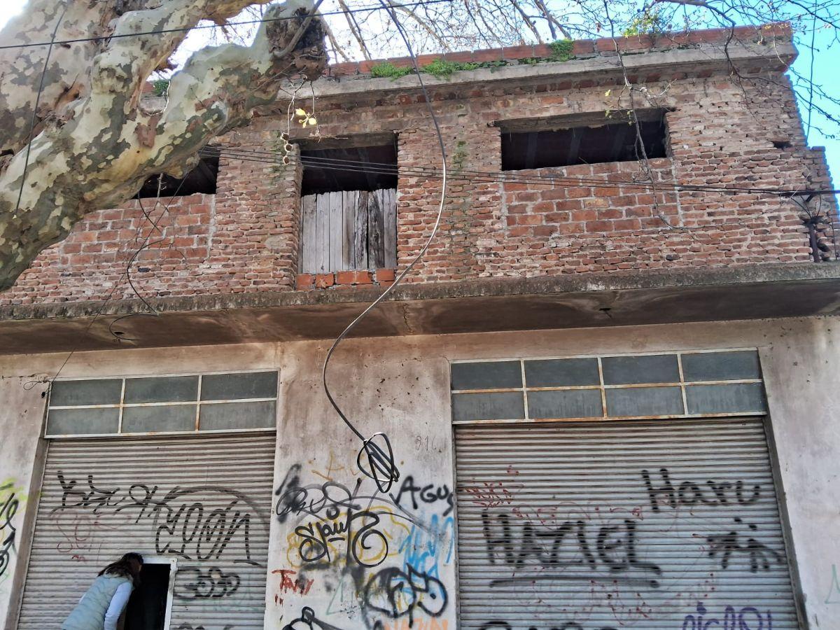 Foto de Local comercial de 150 m² en venta en Morón, imagen 1