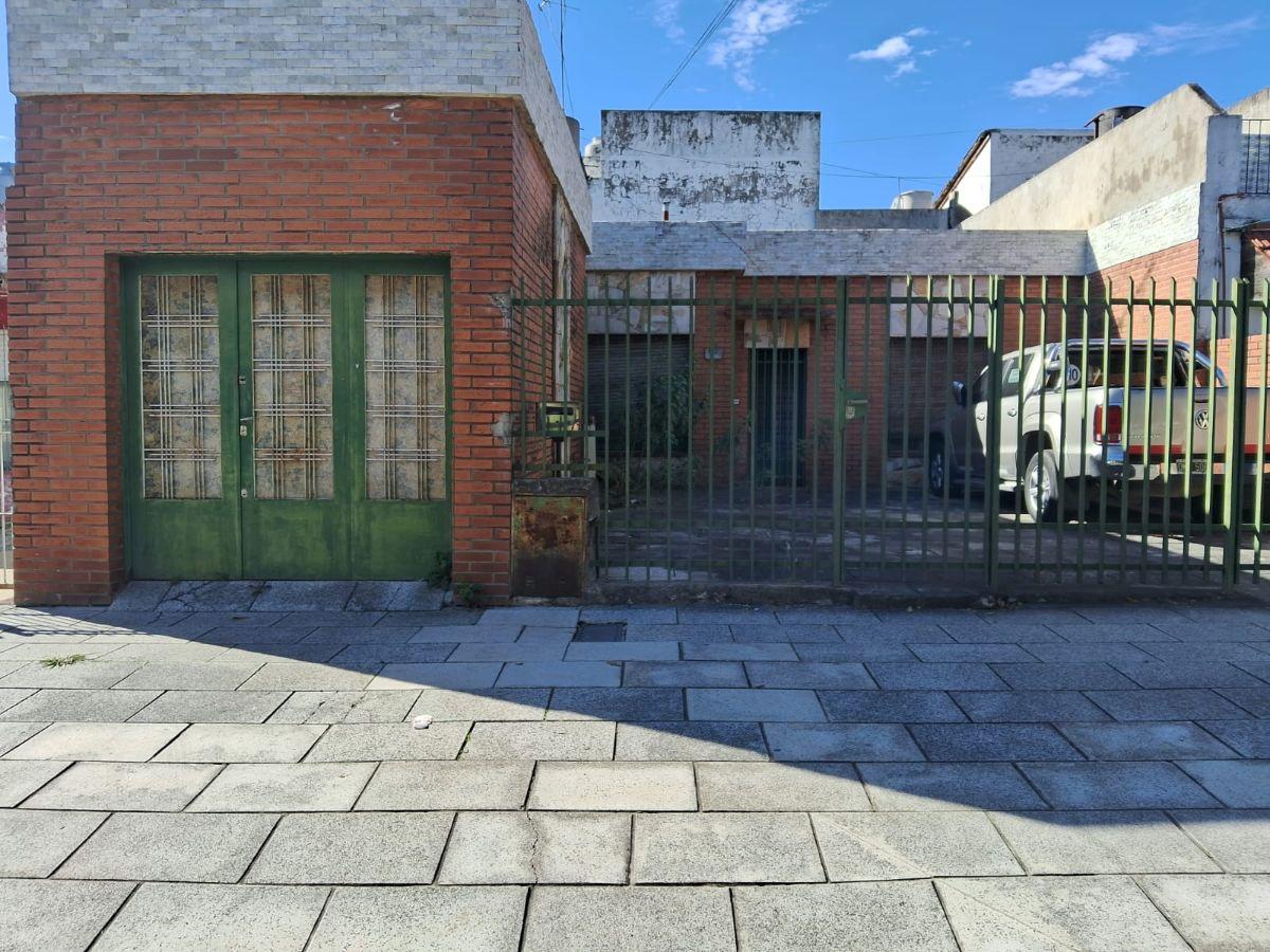 Foto de Casa de 3 amb. en venta en Morón, imagen 1