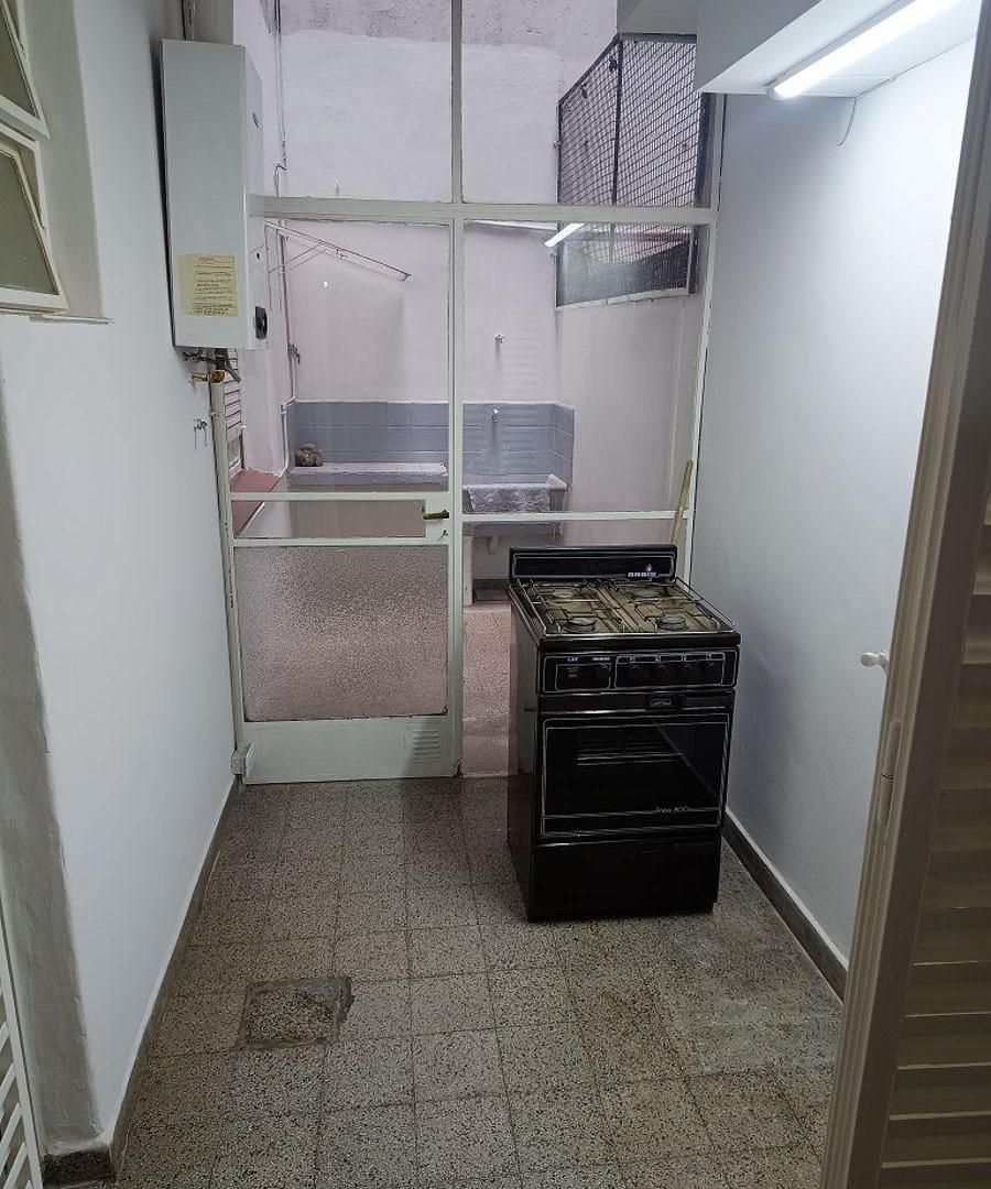 Foto de Dos amb. P.Baja, hecho a nuevo, con patio, a metros de av, imagen 5
