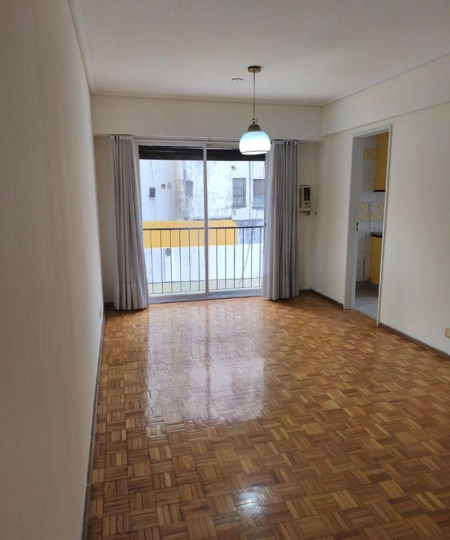 Foto de 3 amb. Impecable luminoso con balcón Exc Ubicacion Juncal y Aguero prox, imagen 3