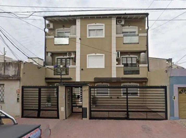 Departamento 2 Ambientes + Altillo - Al Frente Con Balcon