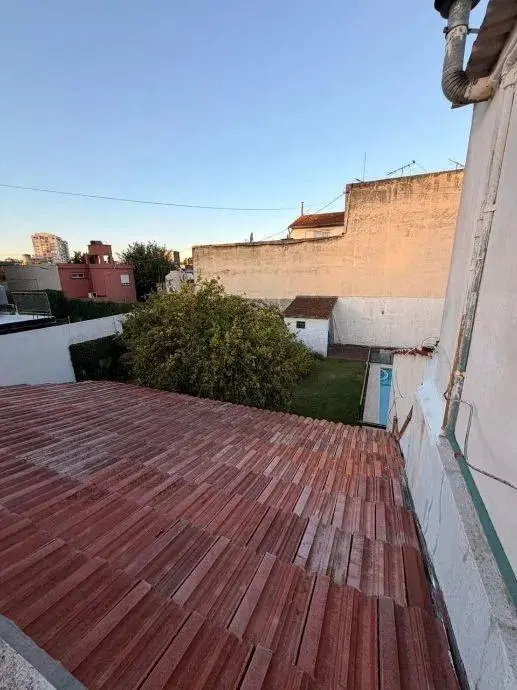 ALQUILER, CASA DE 6 AMBIENTES CON PISCINA FONDO LIBRE, RAMOS MEJIA 8