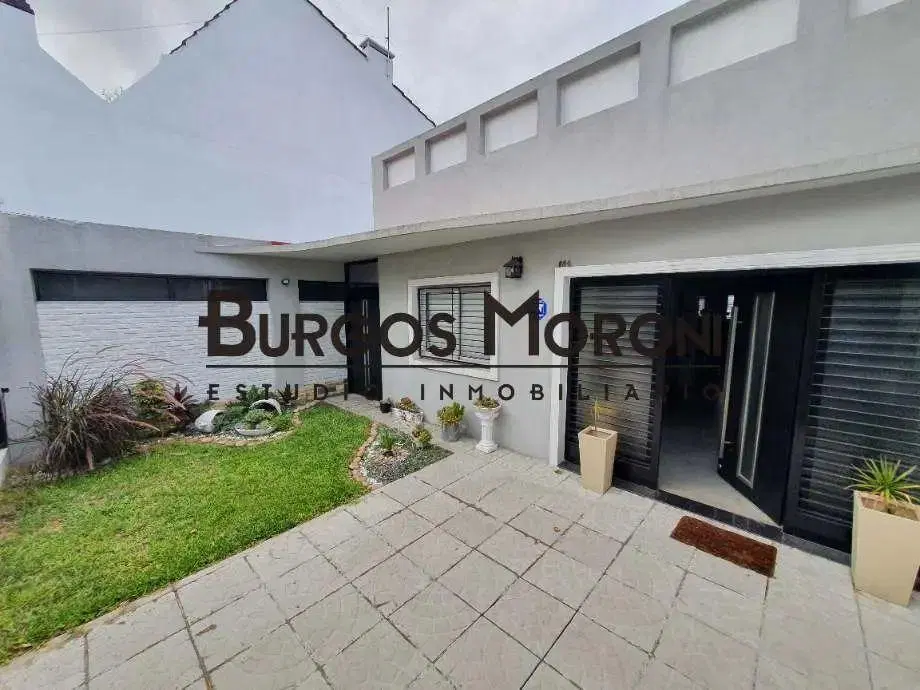 Casa De 3 Ambientes Totalmente Reciclada 2