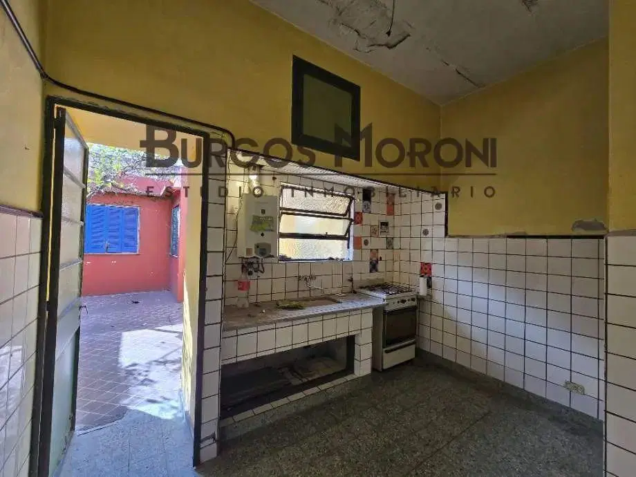 VENTA CASA MULTIFAMILIAR DE 5 AMBIENTES. RAMOS MEJIA 8