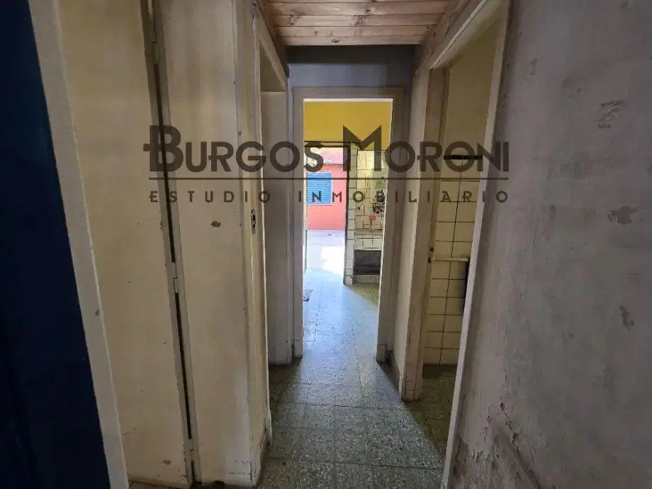 Casa De 5 Ambientes Multifamiliar A Reciclar - Oportunidad 4