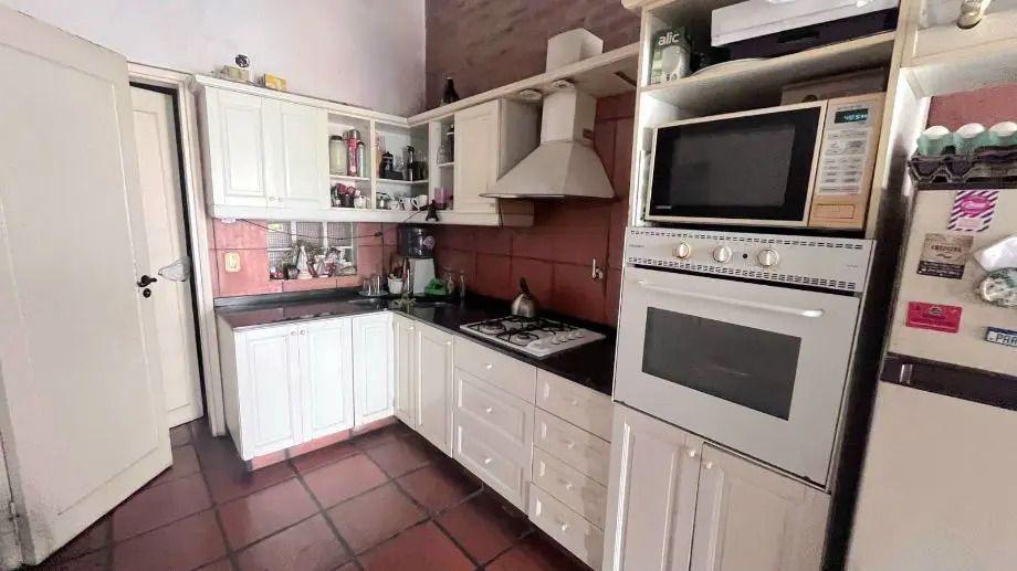 Foto de VENTA, CHALET DE 4 AMBIENTES CON GARAGE MULTIPLE, APTO CREDITO, CASEROS, imagen 2