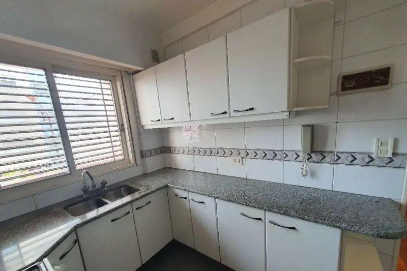 Foto de VENTA DEPARTAMENTO DE 3 AMBIENTES, CON COCHERA Y BAULERA, RAMOS MEJIA, imagen 4