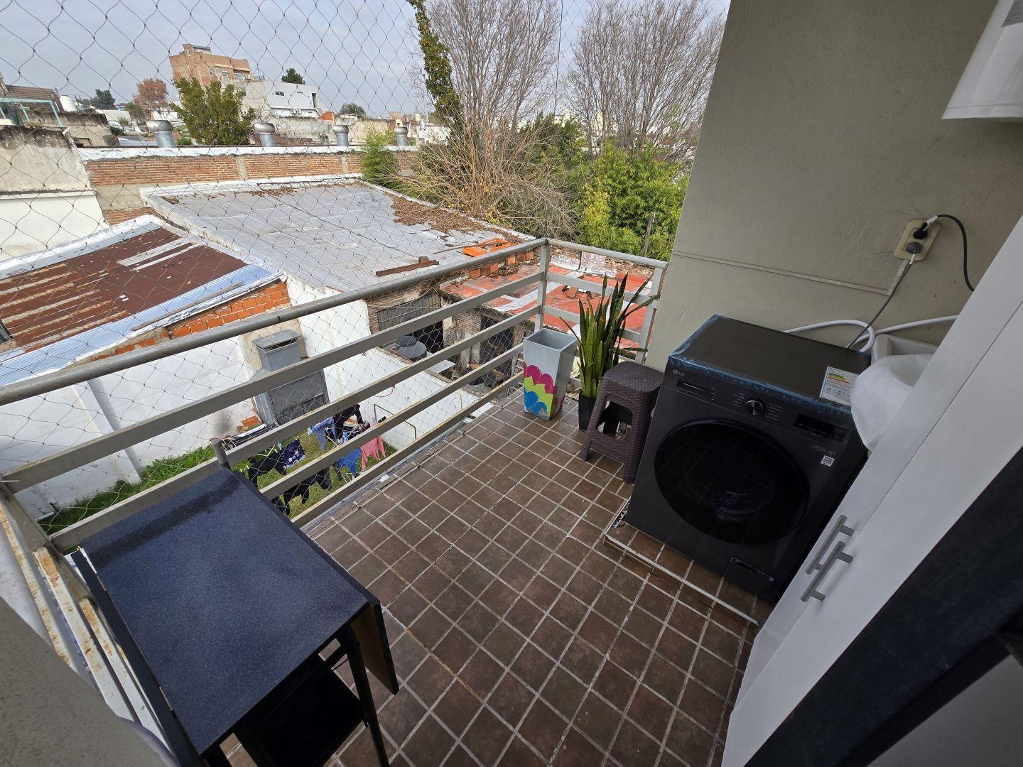 Foto de Venta, Hermoso departamento (piso) de 3 ambientes, por escalera en, imagen 2