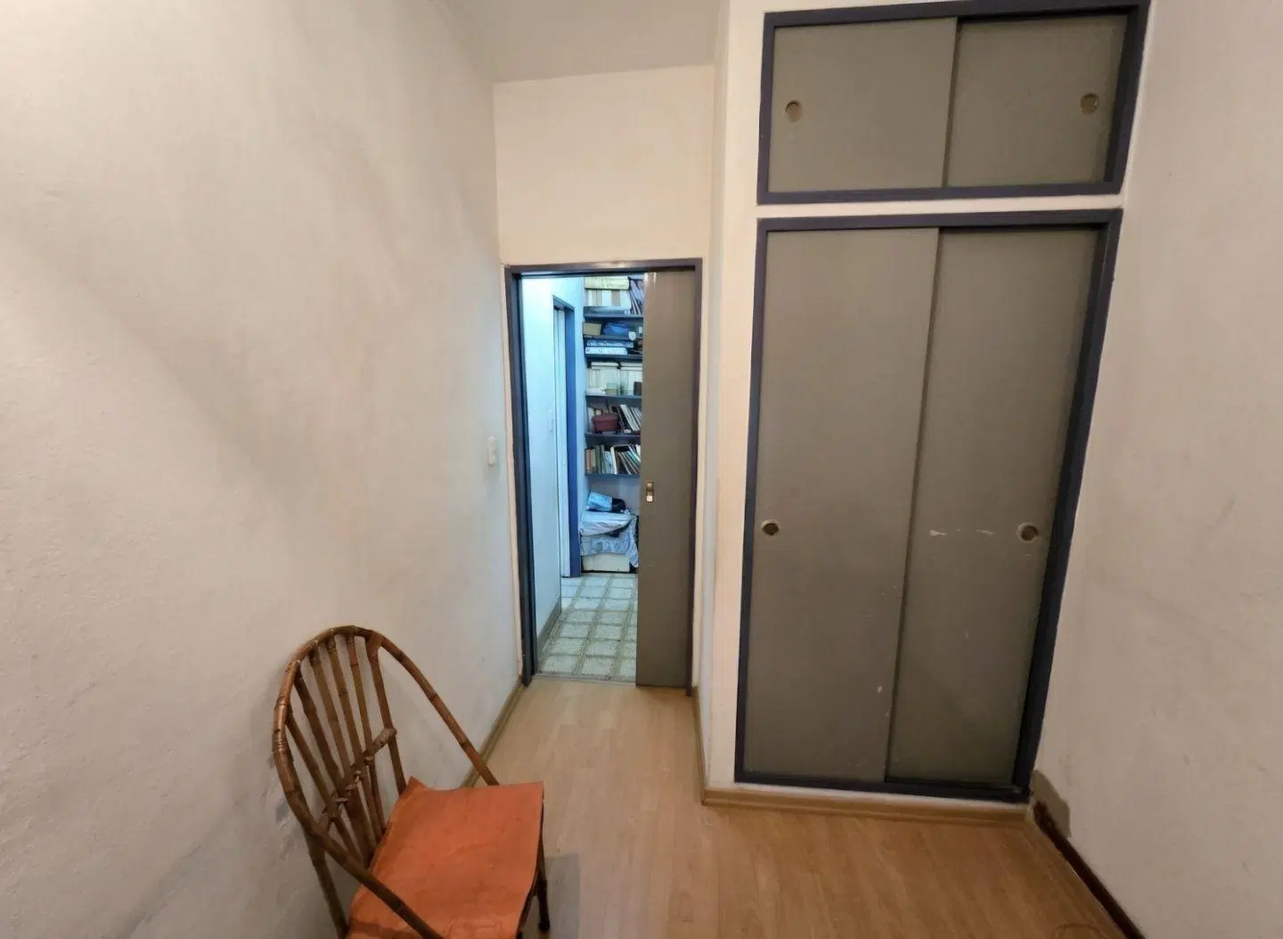 VENTA CASA DE 4 AMBIENTES, FONDO LIBRE, GARAGE, PARRILLA, RAMOS MEJIA 5