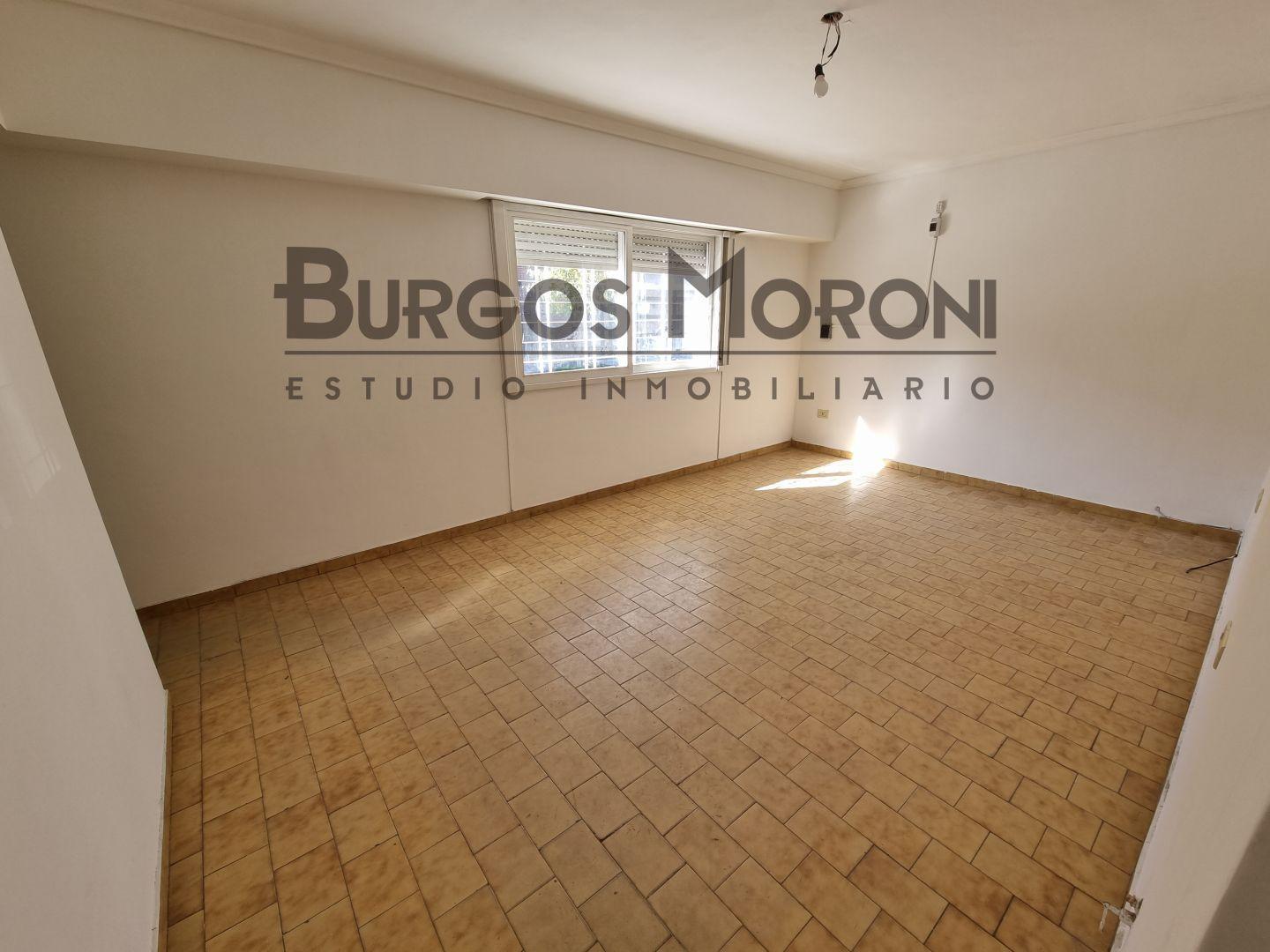 Foto de Alquiler, Casa en P.H. de 3 Ambientes en Esquina con Cochera y parque, imagen 5