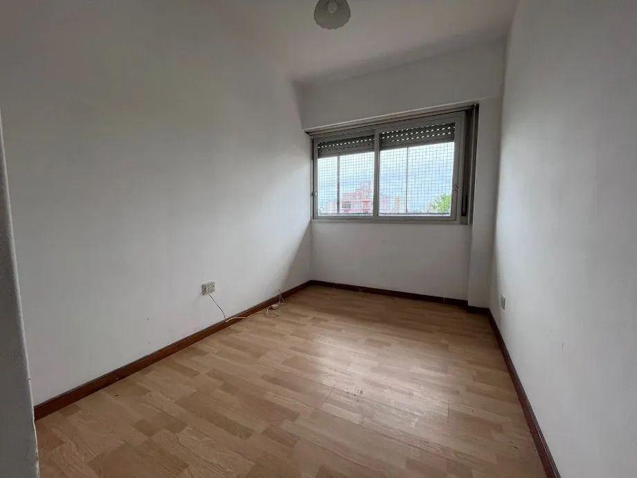 Foto de Alquiler Departamento 4 Ambientes al Frente en Floresta, imagen 2