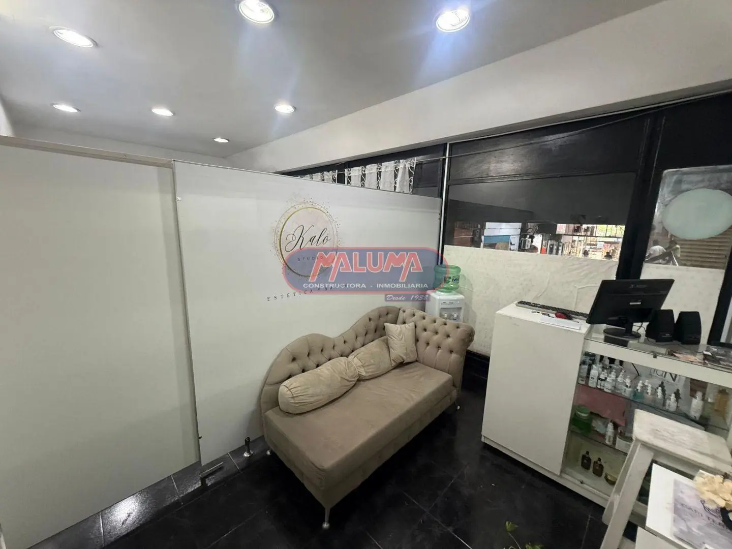Local . | Av. Rivadavia al 11400 5