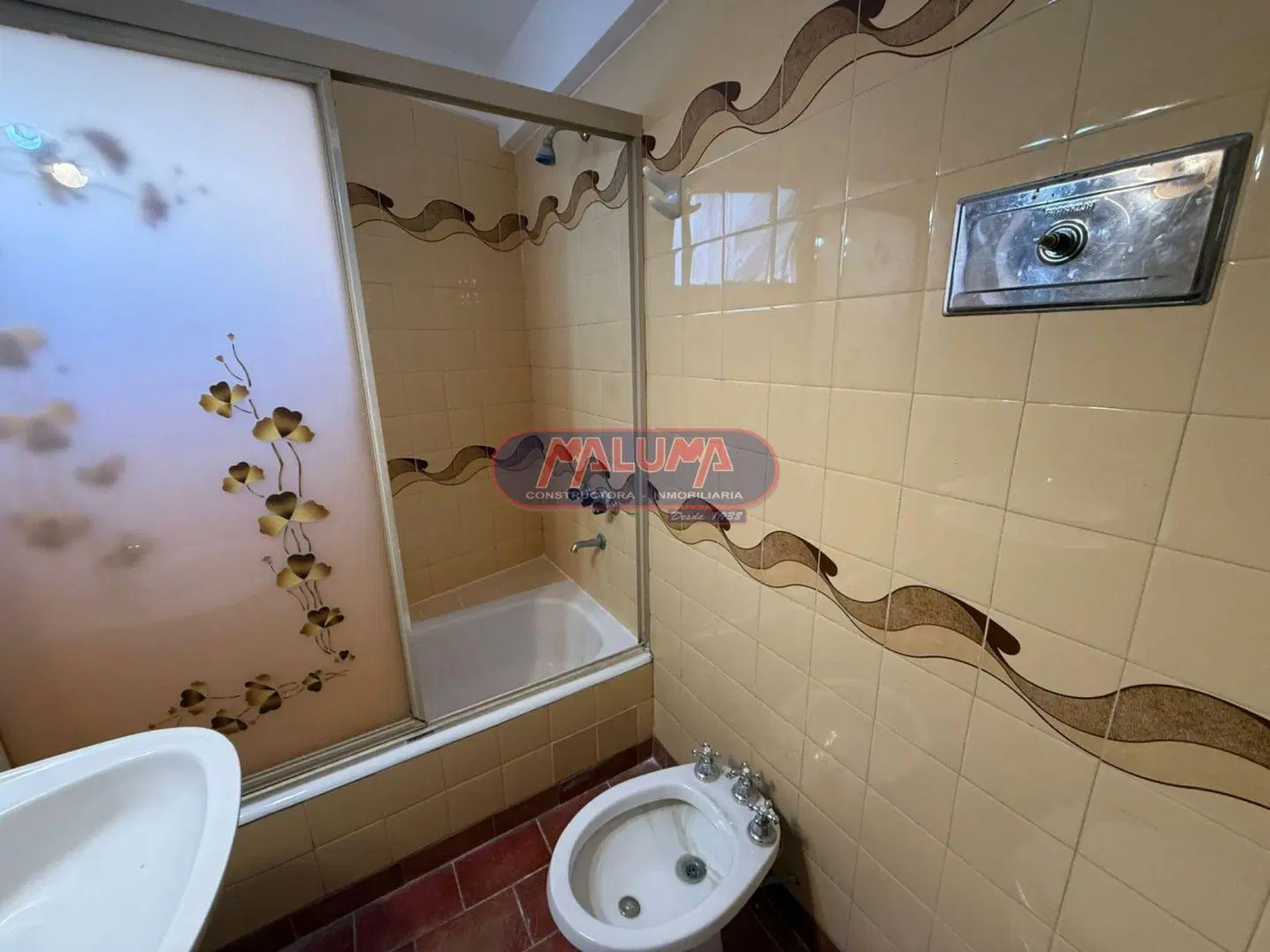 Departamento 2 ambientes. | Av Rivadavia al 10700 2