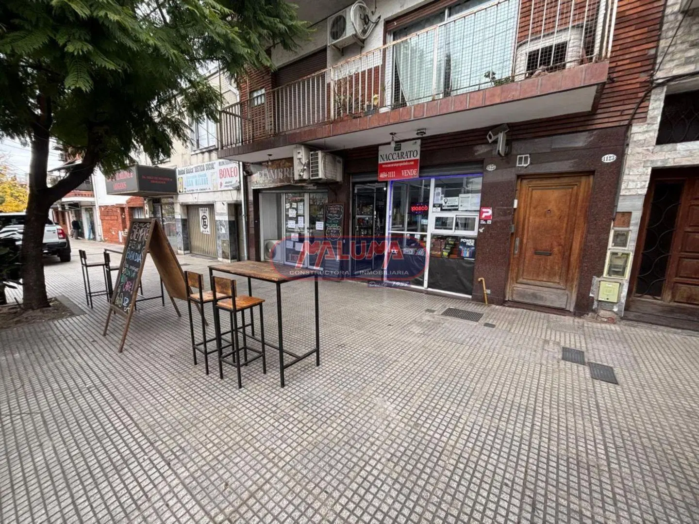 Local . | Av. Olivera al 1100 8