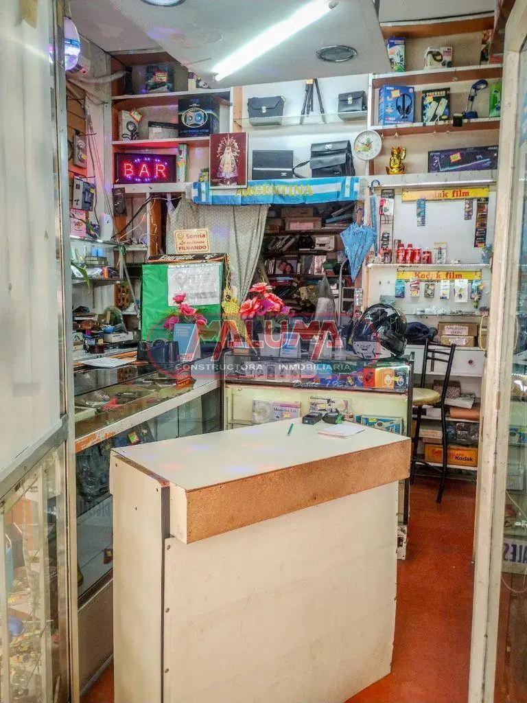 Local . | Cuzco al 100 2