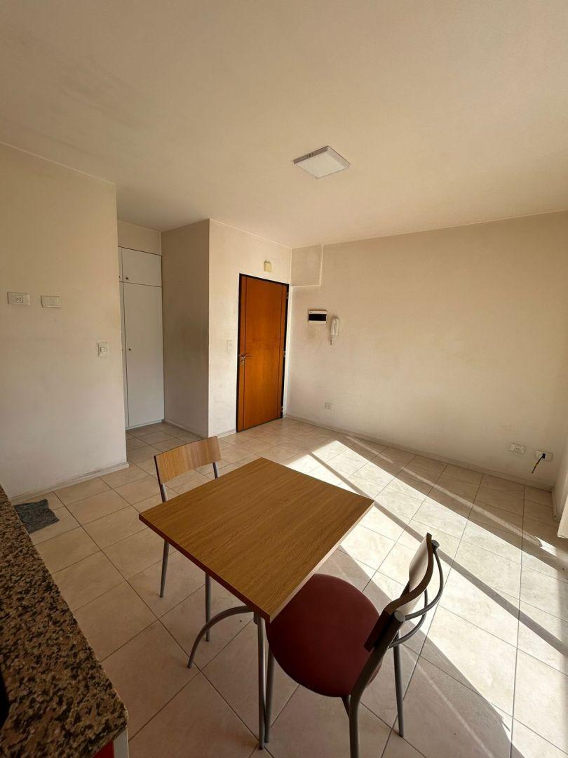 Foto de Departamento monoambiente. | Av. Rivadavia al 10700, imagen 3