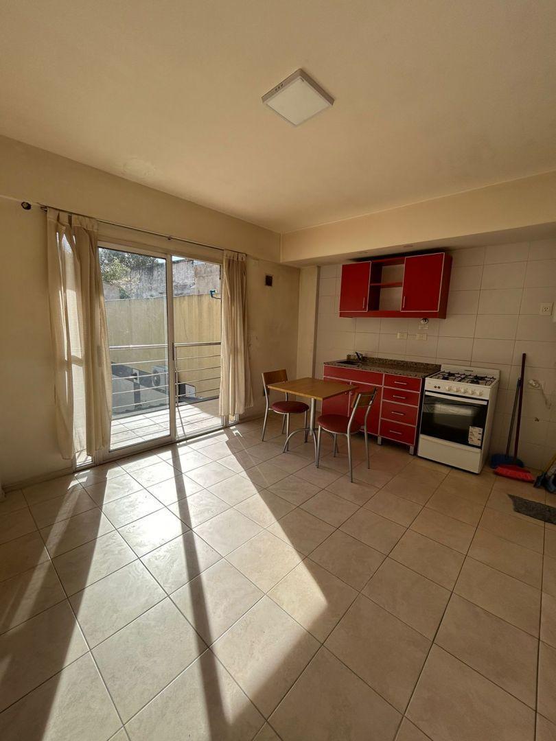 Foto de Departamento monoambiente. | Av. Rivadavia al 10700, imagen 1