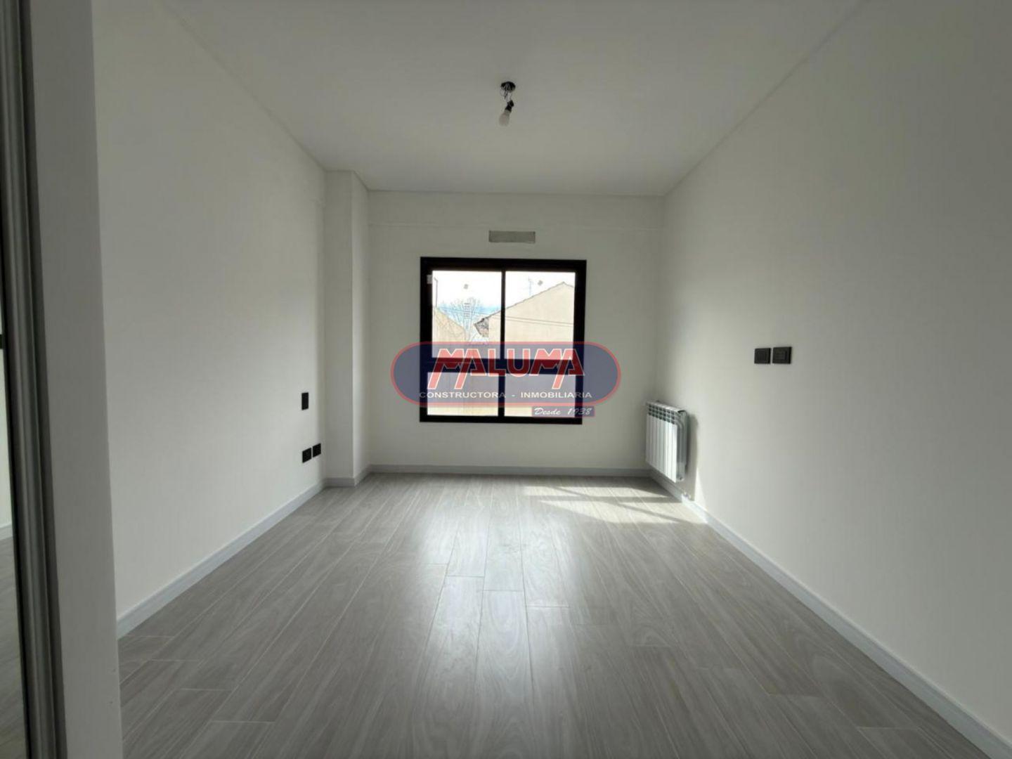 Foto de Tríplex de categoría 4 ambientes al frente, imagen 4