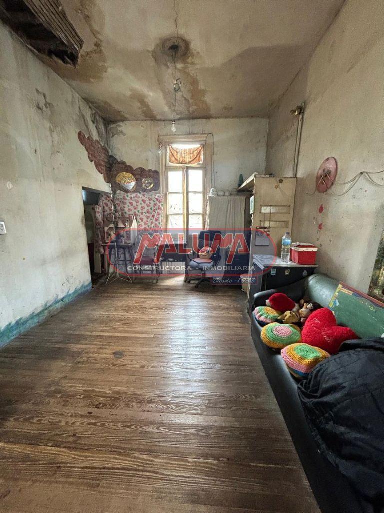 Foto de CASA EX MUNICIPAL EN ESQUINA - A RECICLAR, imagen 2