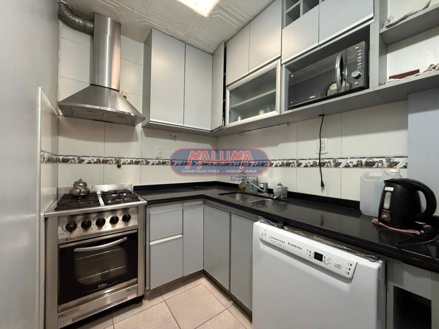 Foto de CASA DE 4 AMBIENTES CON COCHERA Y PATIO EN VENTA, imagen 4