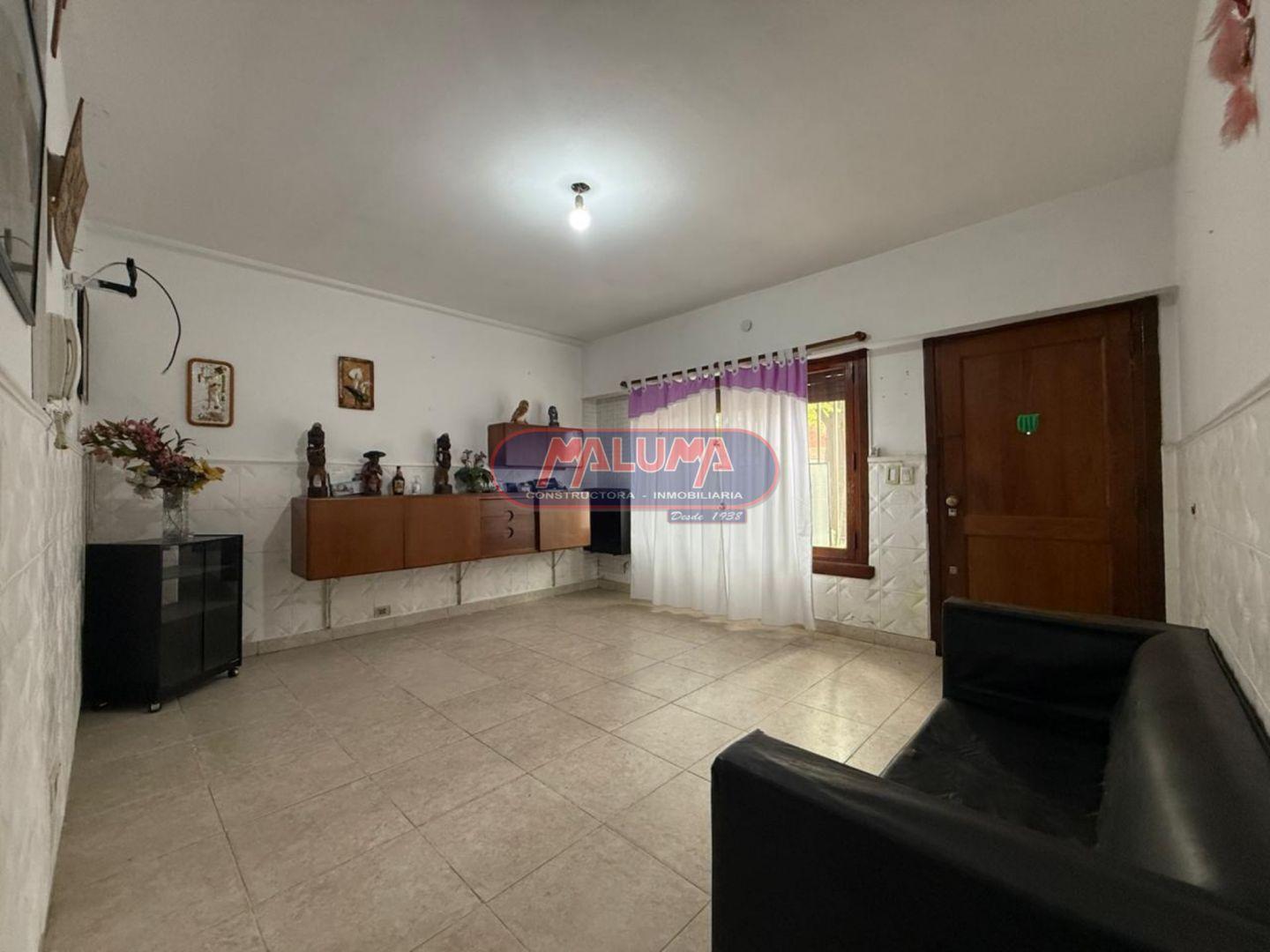 Foto de CASA DE 4 AMBIENTES CON COCHERA Y PATIO EN VENTA, imagen 1