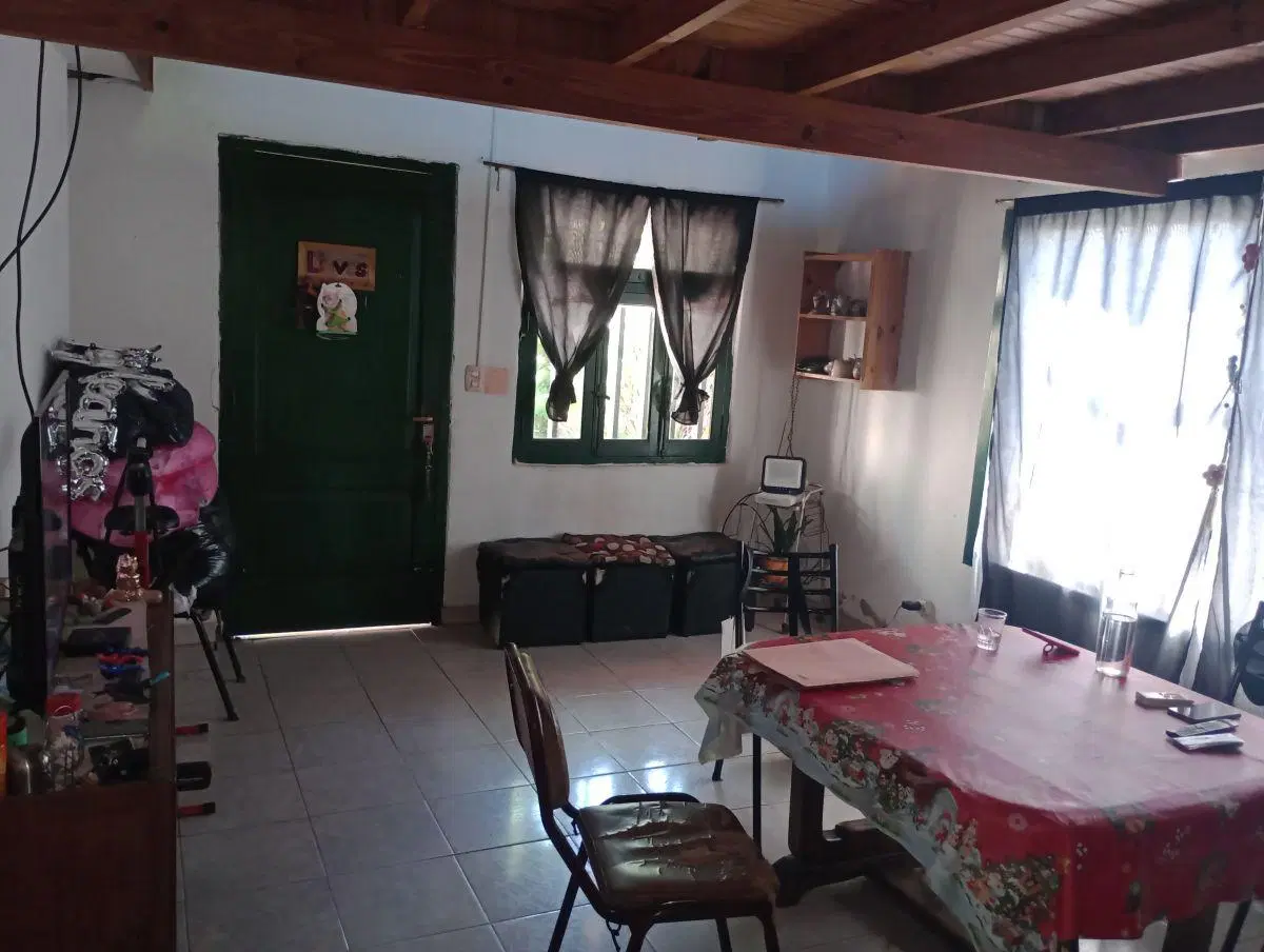 Casa sobre lote de 329 con 4 ambientes en venta en José Mármol 5