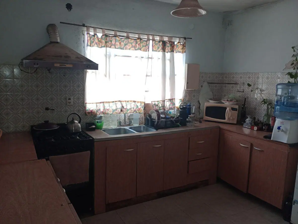 Casa sobre lote de 329 con 4 ambientes en venta en José Mármol 4