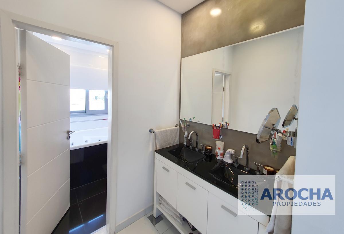Casa en venta Nuevo Quilmes a la LAGUNA CENTRAL