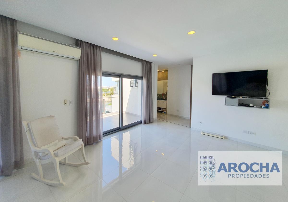 Foto de Casa en venta Nuevo Quilmes a la LAGUNA CENTRAL, imagen 2
