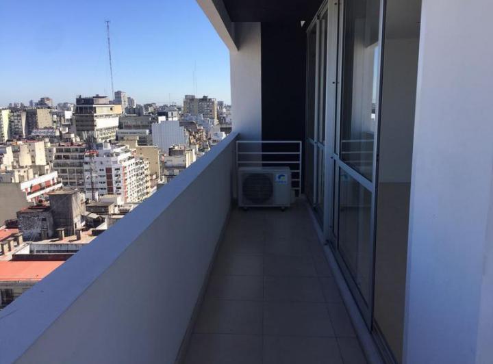 Monoambiente al frente con balcon -MUY LUMINOSO 3