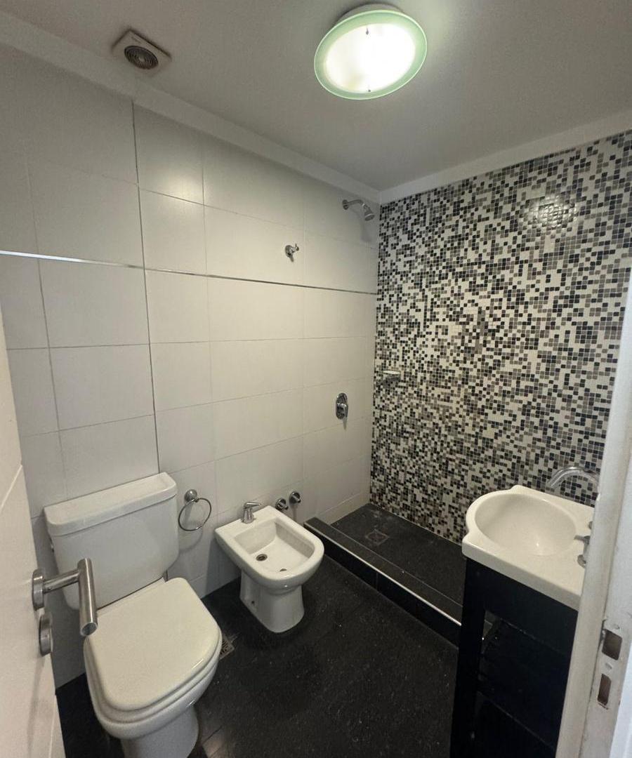 Venta Departamento de 3 ambientes con cochera fija y cubierta APTO CREDITO