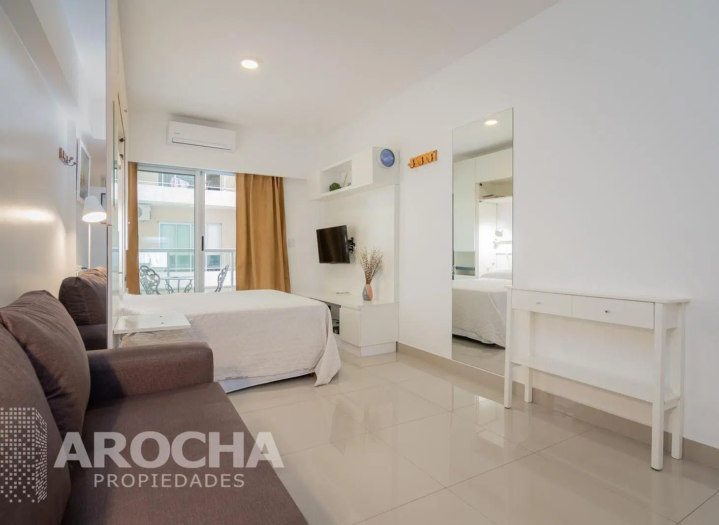 DISPONIBLE EN VENTA Y ALQUILER TEMPORARIO MONOAMBIENTE C/COCHERA.32M2 MONTSERRAT 5