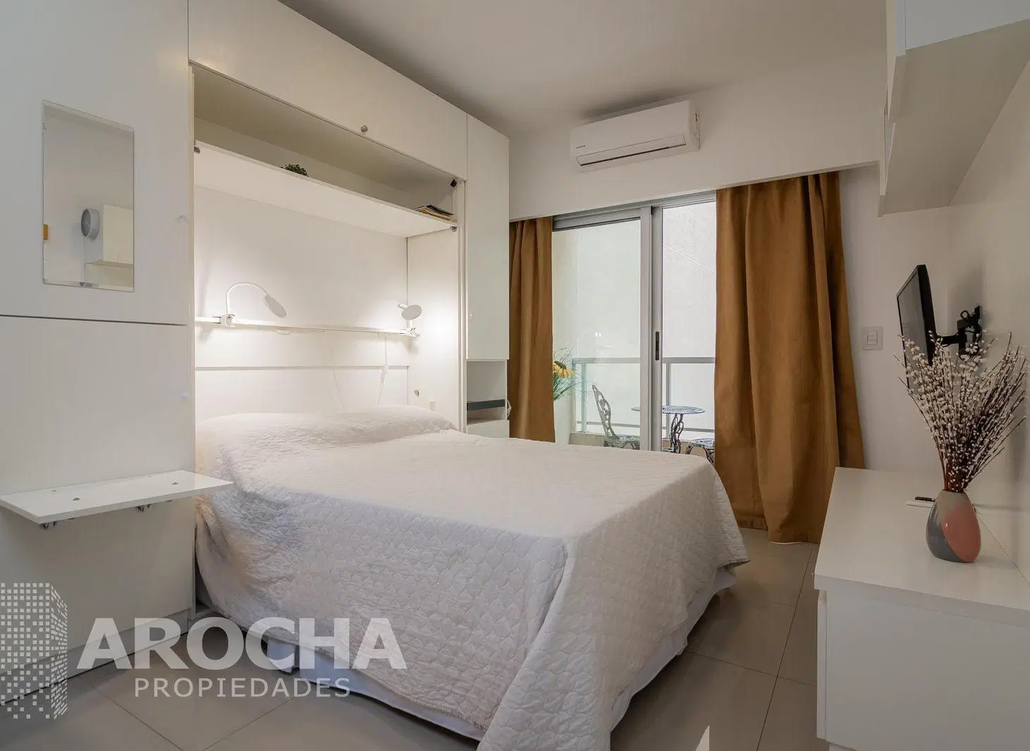 DISPONIBLE EN VENTA Y ALQUILER TEMPORARIO MONOAMBIENTE C/COCHERA.32M2 MONTSERRAT 3