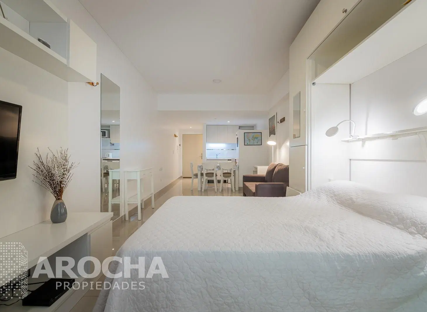 DISPONIBLE EN VENTA Y ALQUILER TEMPORARIO MONOAMBIENTE C/COCHERA.32M2 MONTSERRAT 4